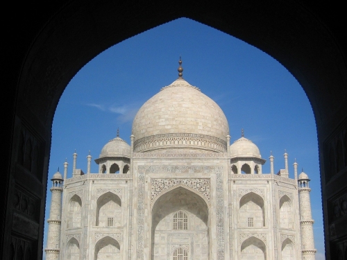Fabulous framed view of Taj Mahal from the entance gateway
