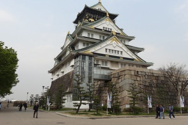 A Highlight of the Osaka 2 Day Itinerary is the castle